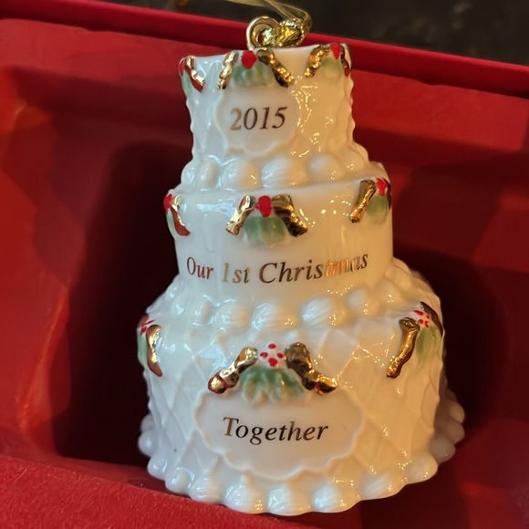 Lenox 2015 Our 1st Christmas Together Wedding Cake Ornament 3” - Picture 1 of 7